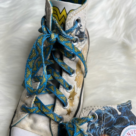 Wonder Woman High Top Converse - Picture 2 of 9